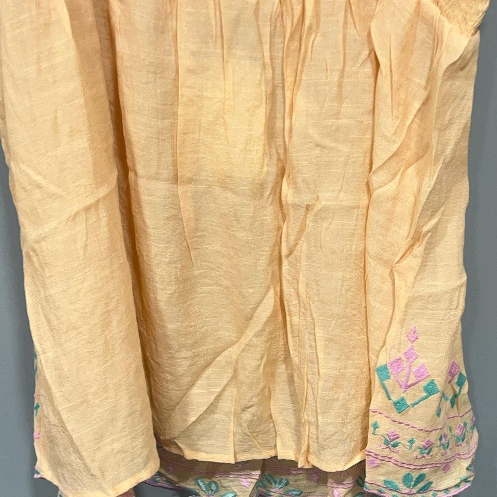 Blu pepper tie strap flowy tank embroidered. - Picture 4 of 5